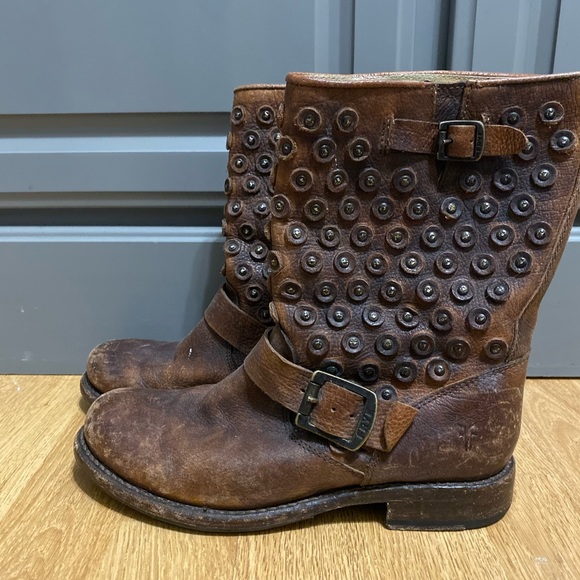 Frye Distressed Jenna Boot - Picture 3 of 5